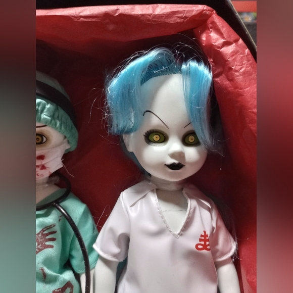 *VINTAGE* RARE Living dead doll double pack Nurse Necro and Dr Dedwin like new - Picture 3 of 11